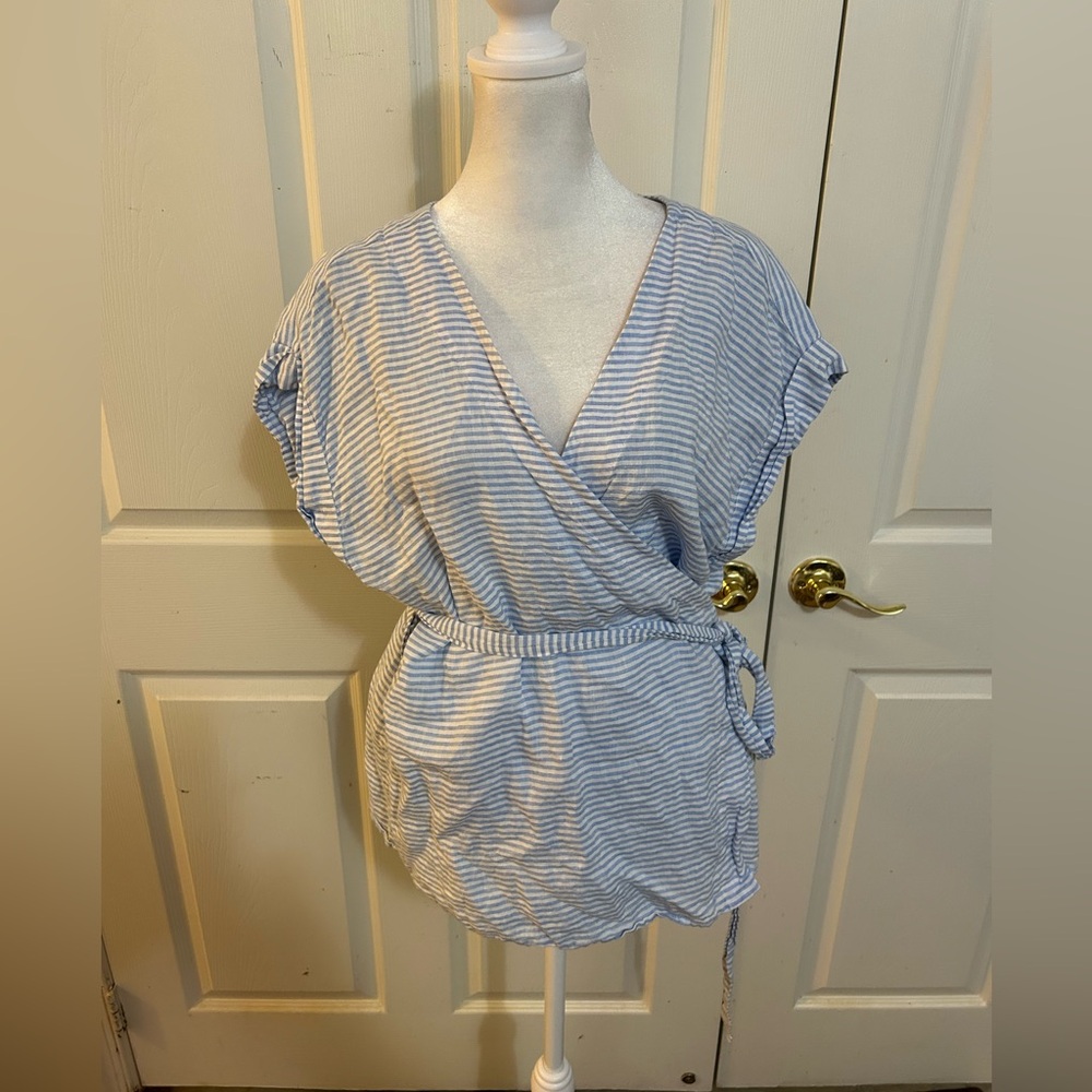 Vineyard Vines wrap top, XL